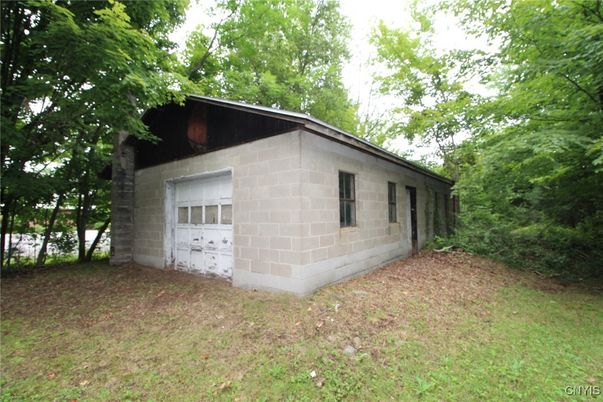 Detached Garage, Exterior