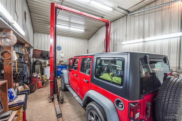 Garage, Interior