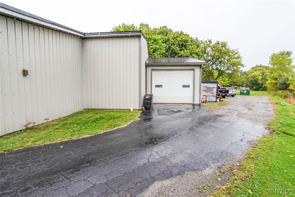 Detached Garage, Exterior