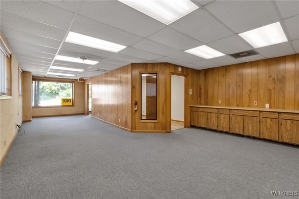 Empty room, Interior, Recessed Lighting, Wooden Walls