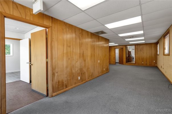 Empty room, Interior, Recessed Lighting, Wooden Walls