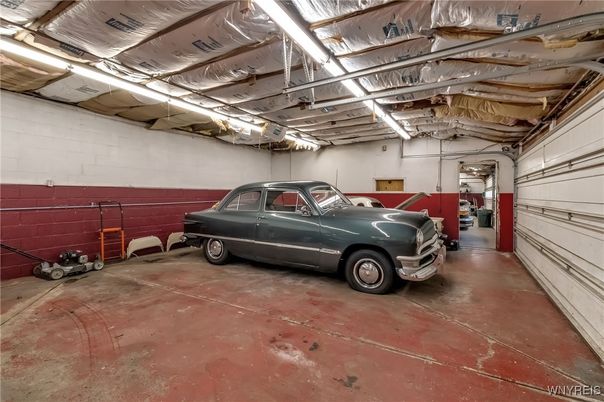 Garage, Interior
