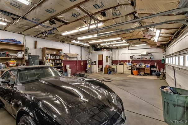 Garage, Interior