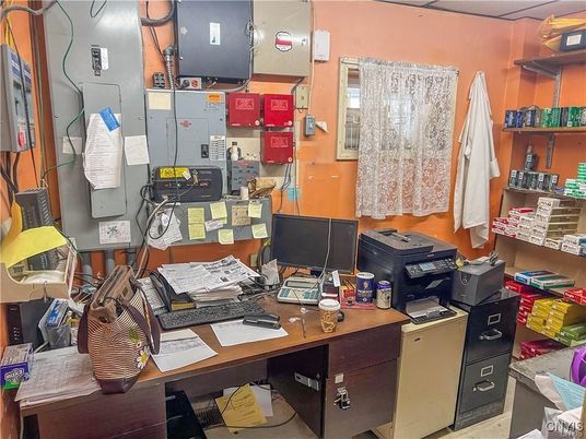 Home Office, Interior