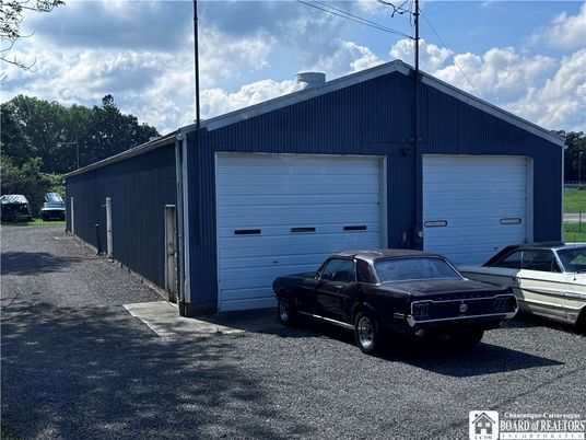 Detached Garage, Exterior