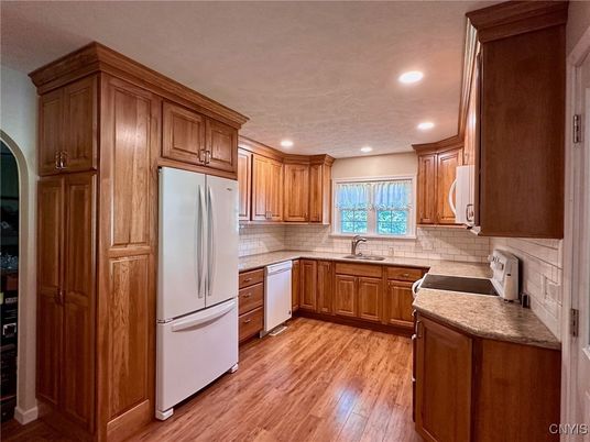 Interior, Kitchen, Recessed Lighting, Wood Texture Flooring