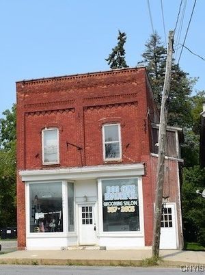 Exterior, Facade, Rowhouse