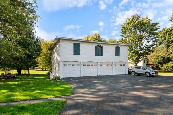 Attached, Exterior, Facade, Raised Ranch
