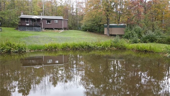 Exterior, Lake