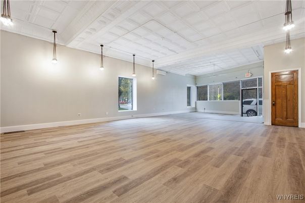 Empty room, Interior, Pendant Lights, Wood Texture Flooring