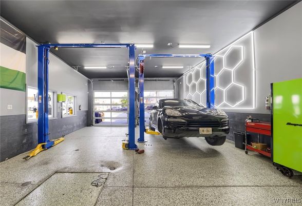 Garage, Interior