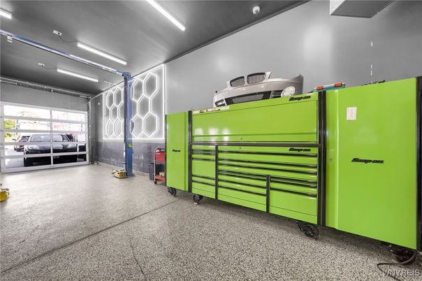 Garage, Interior