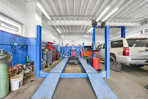 Garage, Interior