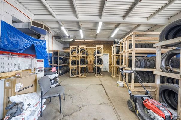 Garage, Interior