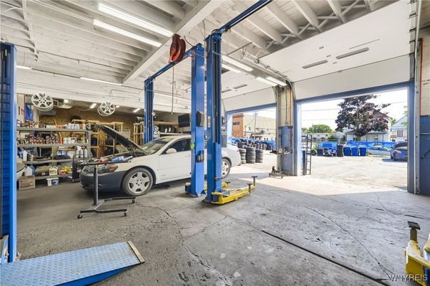 Garage, Interior
