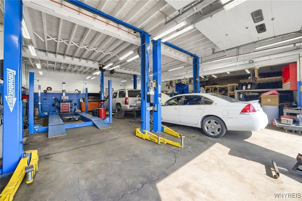 Garage, Interior