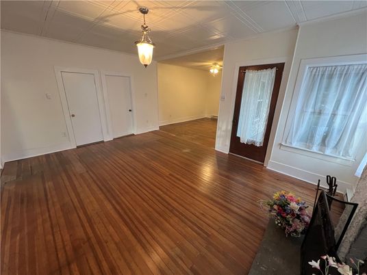 Empty room, Interior, Pendant Lights, Wood Texture Flooring