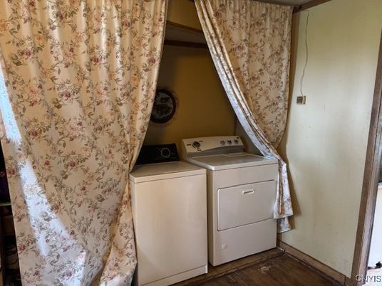 Interior, Utility Closets, Washer, Wood Texture Flooring