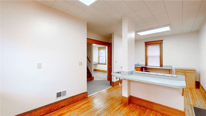 Interior, Recessed Lighting, Wood Texture Flooring