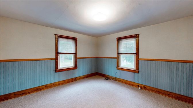 Empty room, Interior
