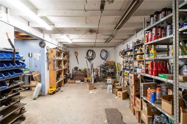 Garage, Interior