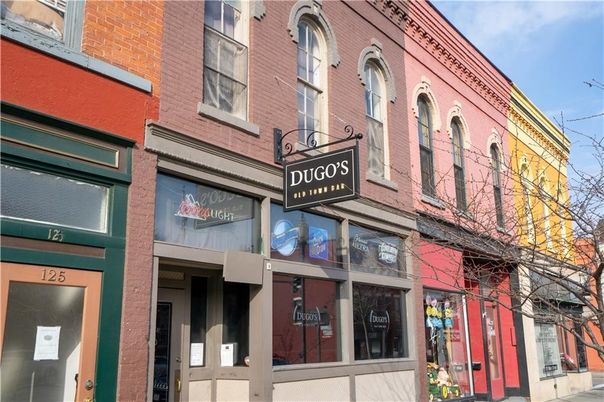 Exterior, Facade, Brick Facade, Rowhouse