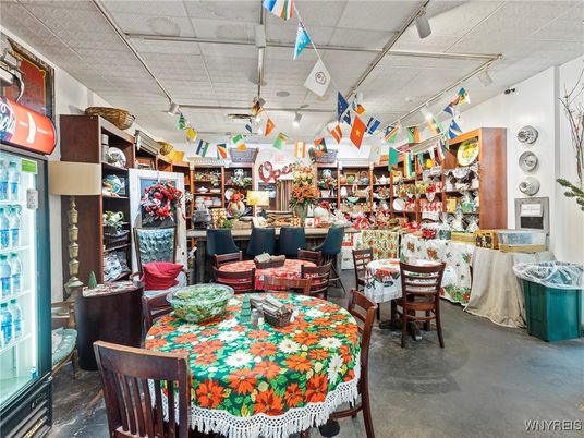 Dining room, Interior