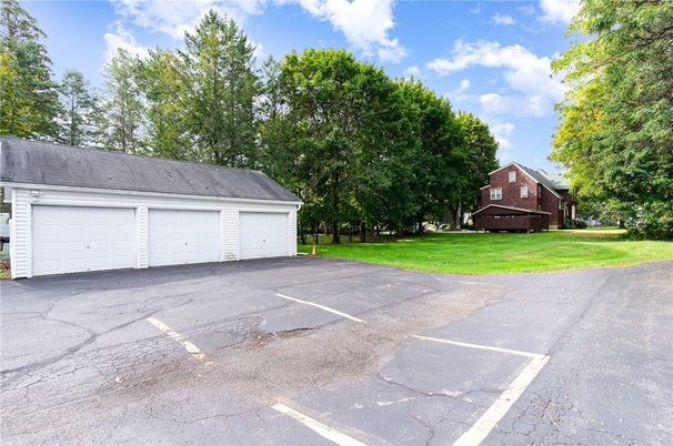 Detached Garage, Exterior