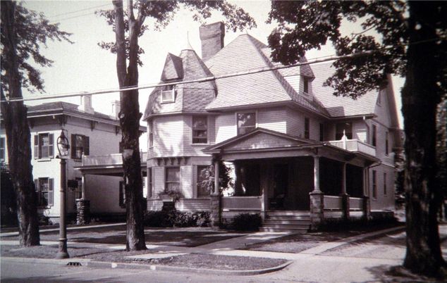 Exterior, Facade, Queen Anne Victorian