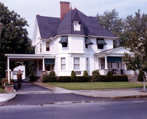 Exterior, Facade, Queen Anne Victorian