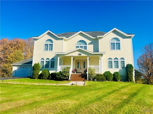 Attached, Exterior, Facade, Farmhouse