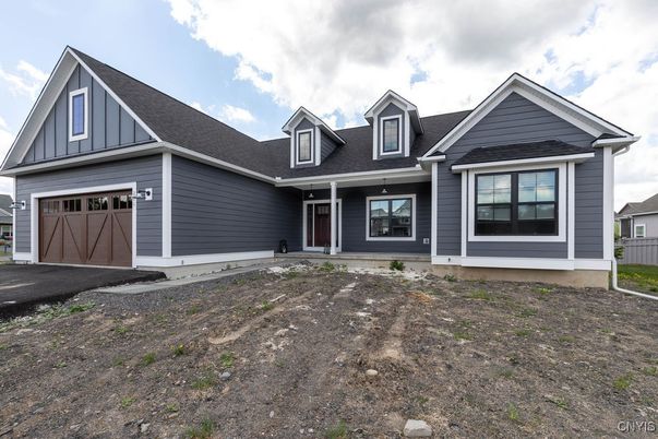 Attached, Exterior, Facade, Ranch