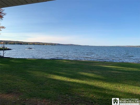 Exterior, Lake