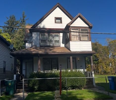 Exterior, Facade, Queen Anne Victorian