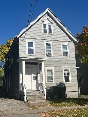 Exterior, Facade, Queen Anne Victorian