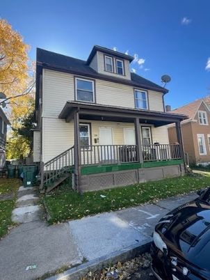 Exterior, Facade, American Foursquare