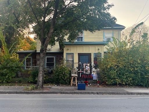 Exterior, Facade, American Foursquare