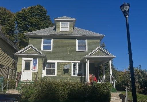 Exterior, Facade, American Foursquare