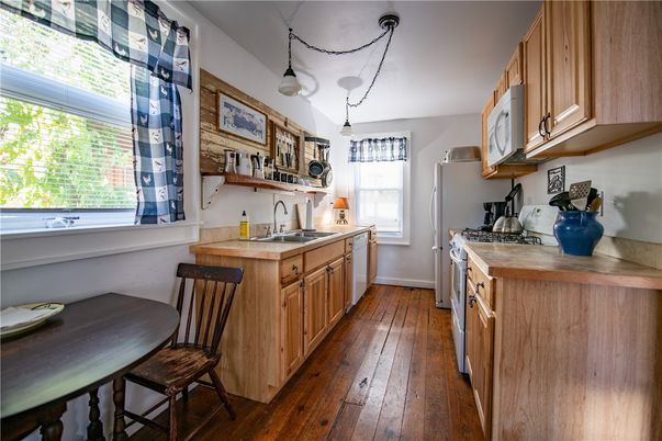 Interior, Kitchen, Pendant Lights, Wood Texture Flooring