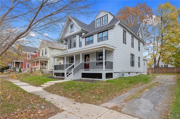 Exterior, Facade, Queen Anne Victorian