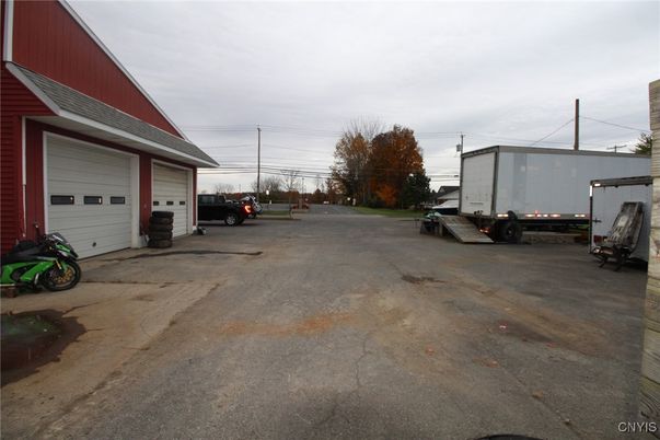 Detached Garage, Exterior