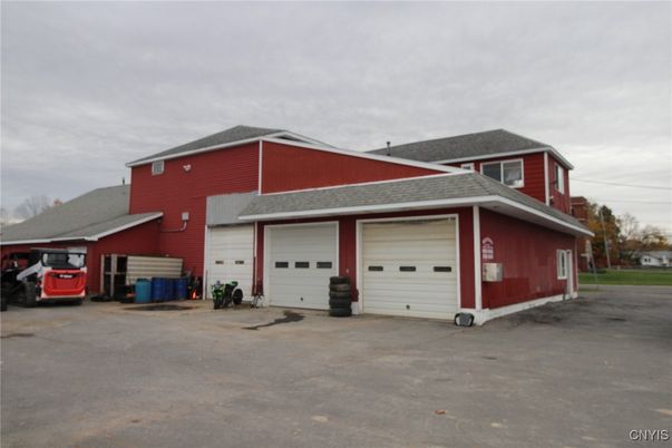 Detached Garage, Exterior