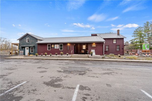 Exterior, Facade, Log Home