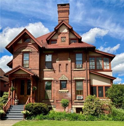 Exterior, Facade, Brick Facade, Queen Anne Victorian