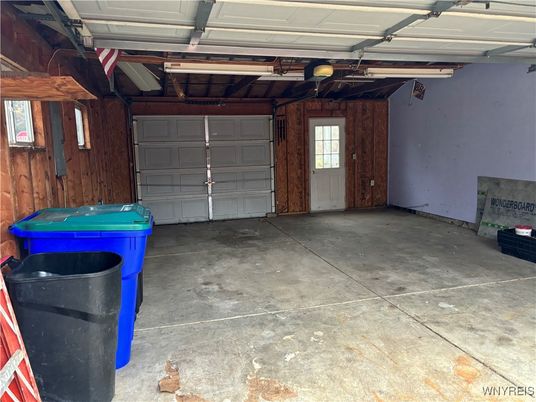 Garage, Interior
