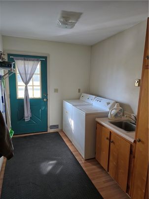 Interior, Washer, Wood Texture Flooring