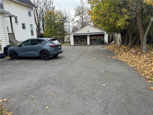 Detached Garage, Exterior
