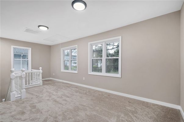 Empty room, Interior