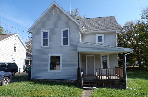 Exterior, Facade, Farmhouse