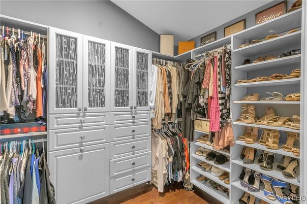 Interior, Walk-in Closets, Wood Texture Flooring